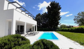 Aria Ferienhaus Mit Pool, In Filipana